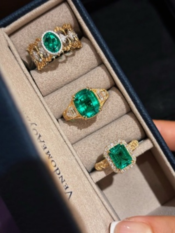 New arrival: 18K gold lab-grown colored gemstone ring
