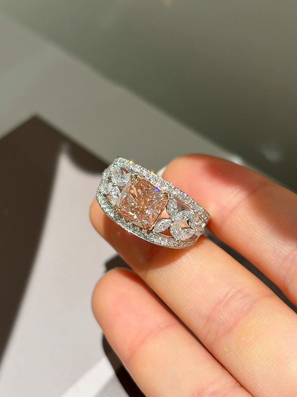 18K gold cultivated powder diamond ring