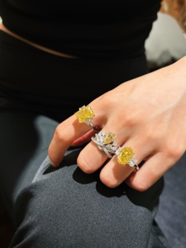 18K gold yellow diamond ring in stock new arriva