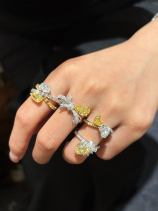 18K gold white diamond ring in stock new arrival