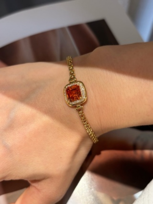 New arrival: 18K yellow gold lab-grown colored gemstone bracelet