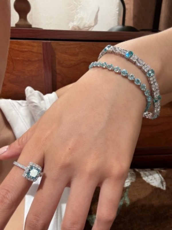 New arrival: 18K white gold lab-grown colored gemstone bracelet